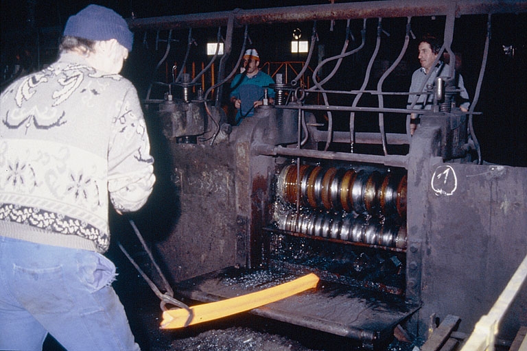 Laminoir : travail en cage de dégrossis.