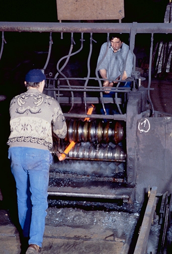 Laminoir : travail en cage de dégrossis.