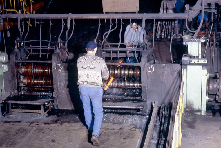 Laminoir : travail en cage de dégrossis.