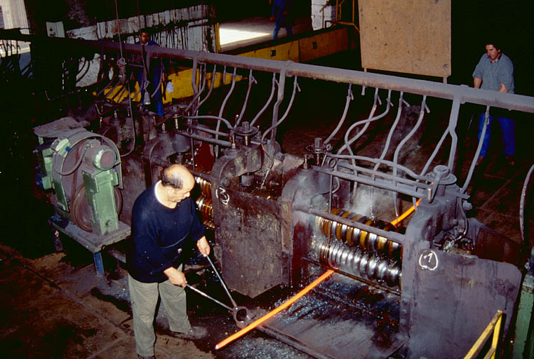 Laminoir : travail en cage de dégrossis.