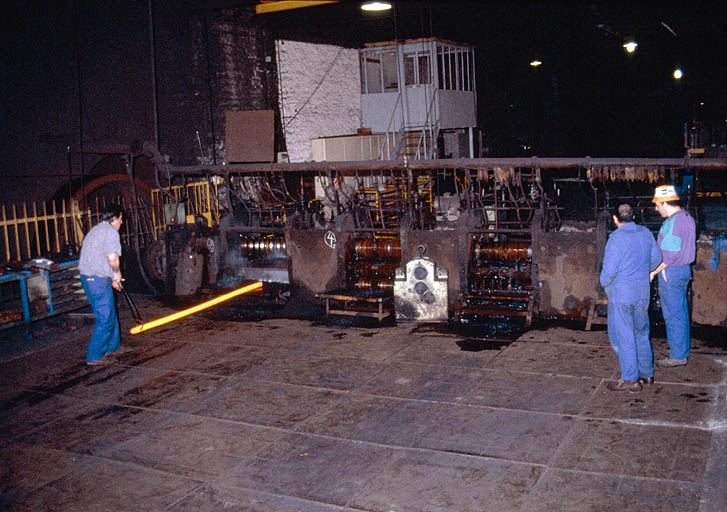 Laminoir : travail en cage de dégrossis.