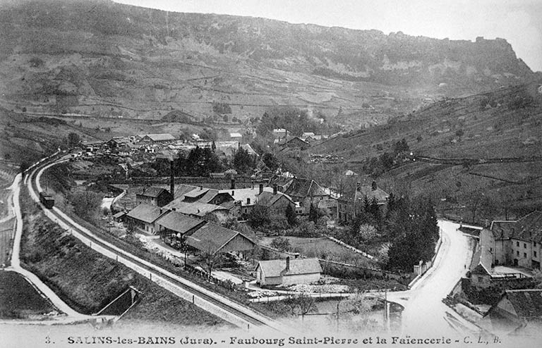 Salins-les-Bains (Jura). - Faubourg Saint-Pierre et la Faïencerie.
