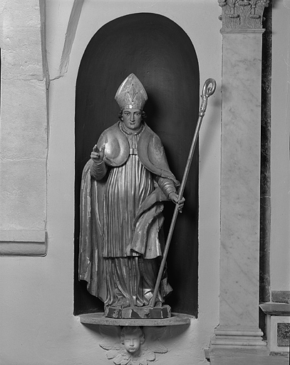 Statue : évêque (saint Romain ?)