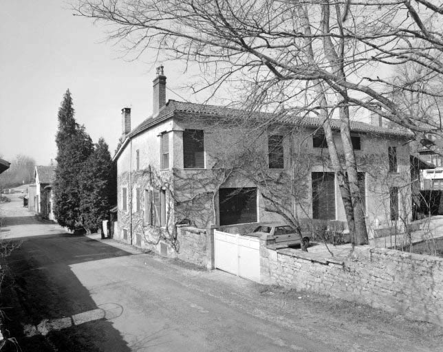Façades latérale gauche et postérieure du logement patronal (O).