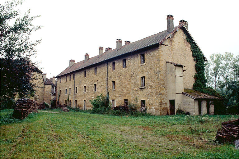 Logement d'ouvriers (D) : façade antérieure vue depuis le sud.