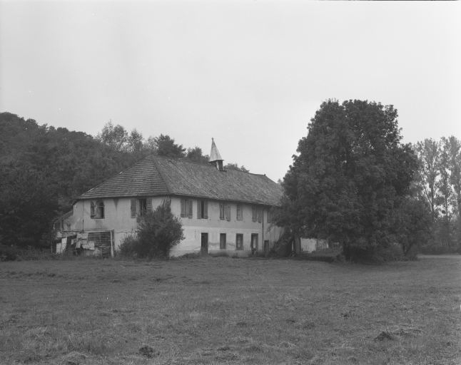Le presbytère depuis le sud-est.