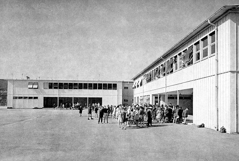 Exemple de construction au début des années 1960 : école (non localisée).