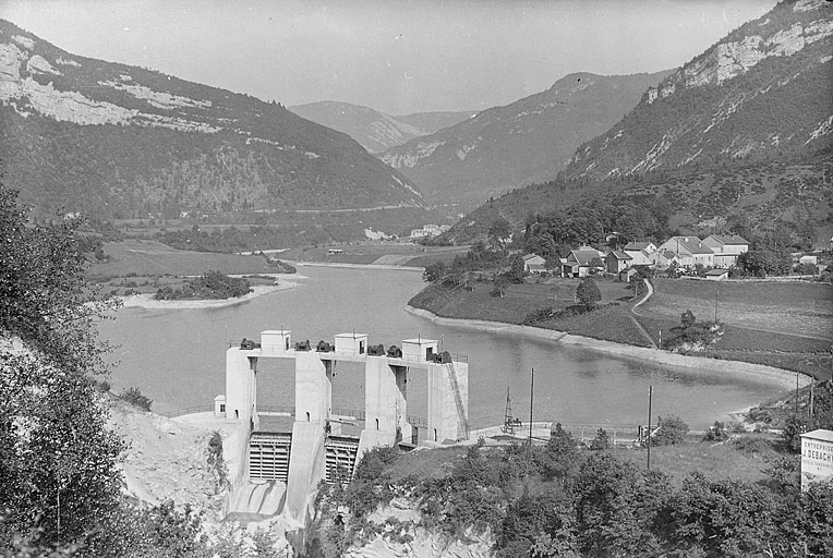 Barrage d'Etables et bassin de retenue.