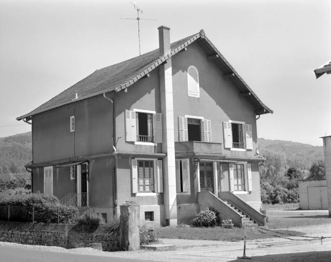 Logement patronal.