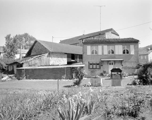 Parties agricoles et logement depuis le sud-ouest.