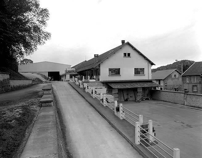 Pièces d'affinage depuis l'est.