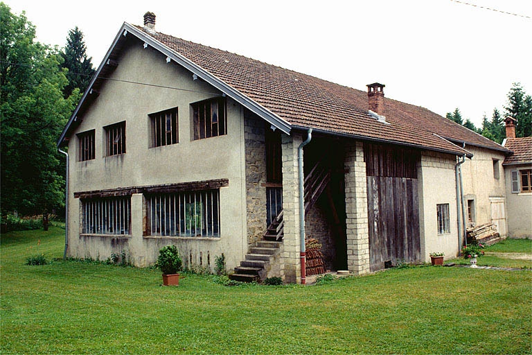 Atelier de fabrication sud vu de trois quarts gauche.