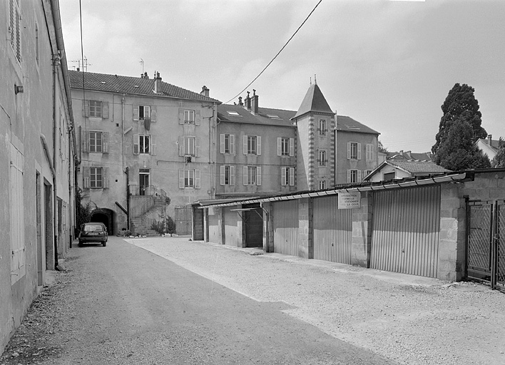 Logement patronal depuis le nord-est.