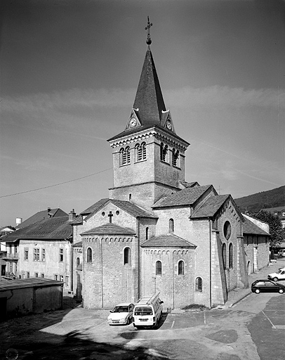 Le chevet et le clocher vus depuis le nord-est.