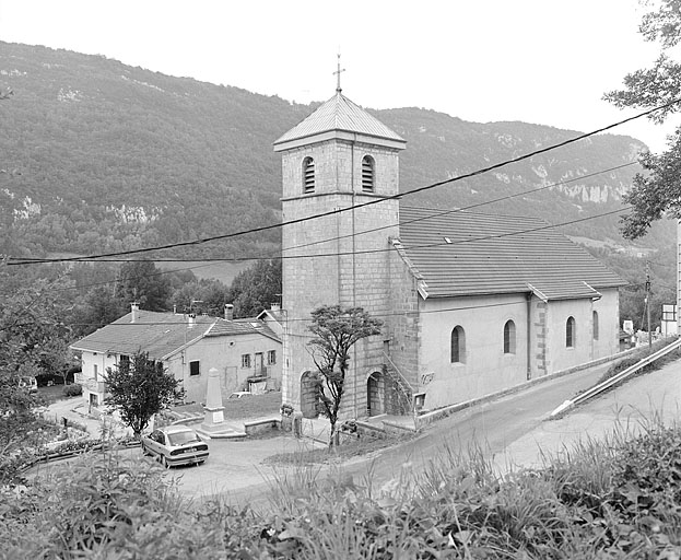 Vue de situation depuis le sud-est.