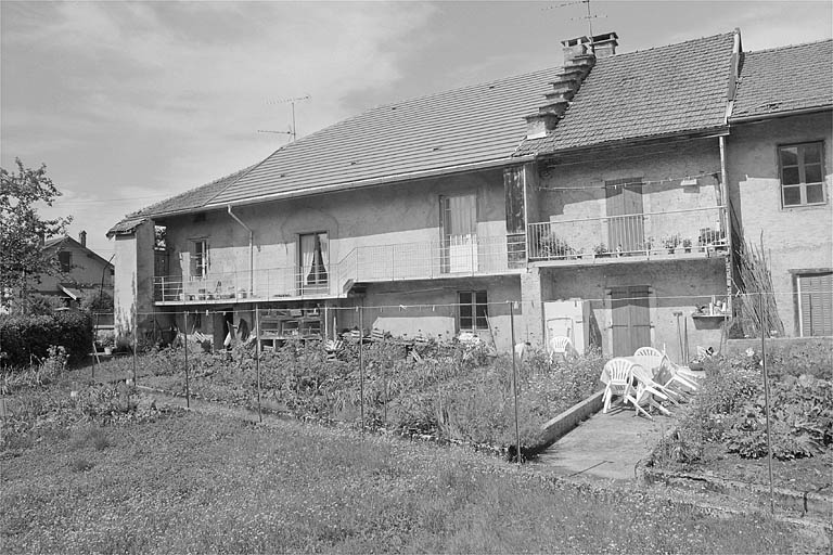 Façade postérieure de la ferme.