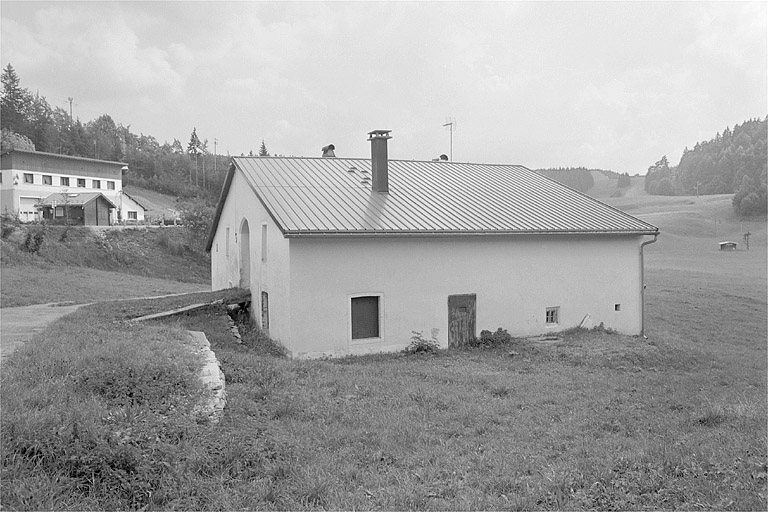 Façade postérieure et face nord-est.