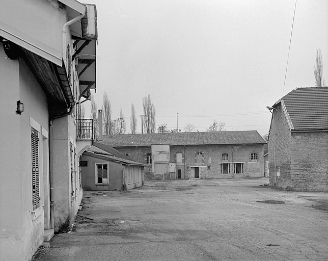 Pièces d'affinage depuis l'entrée.