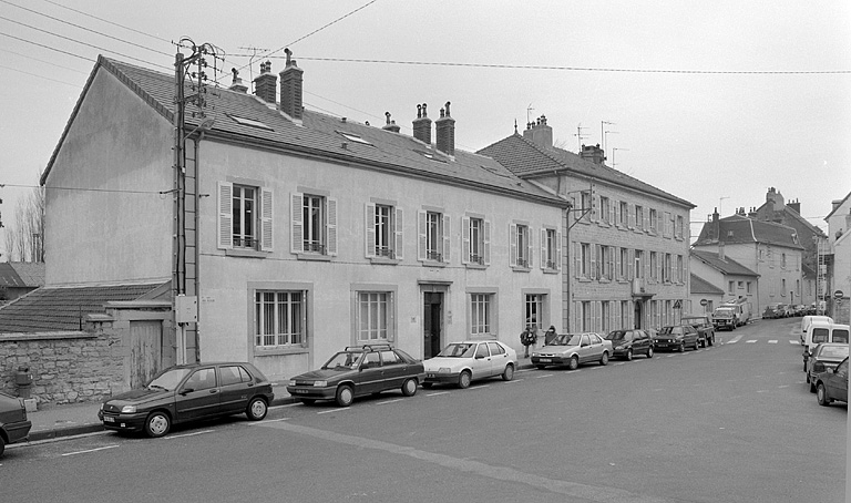 Logement patronal depuis le sud-ouest.