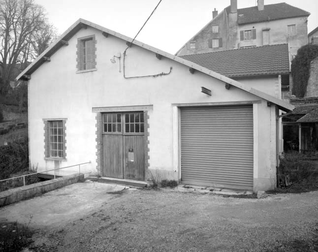 Façade antérieure depuis le sud-ouest.