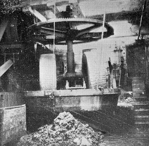 Meules d'écrasement de la pâte.