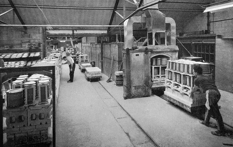 Le four de cuisson émail.