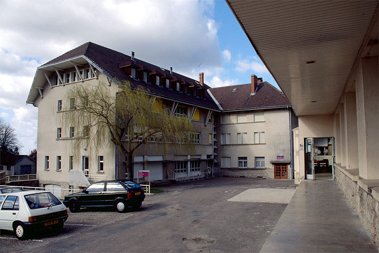 Façade antérieure de l'internat.