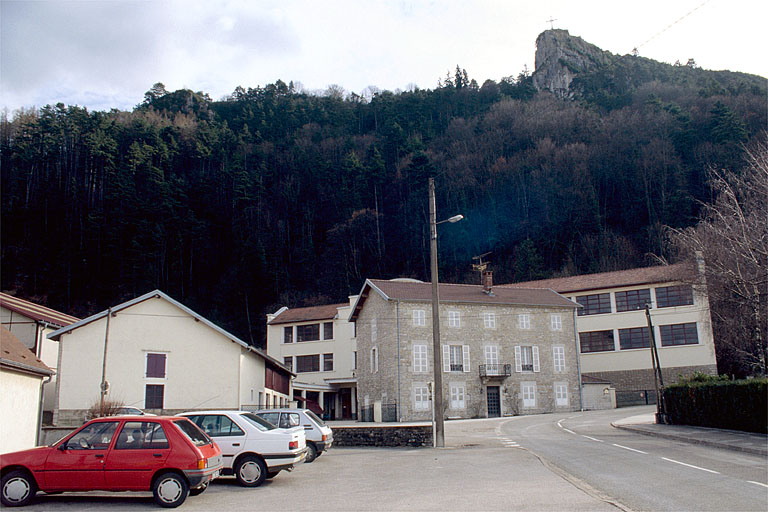 Vue d'ensemble depuis le nord-ouest.
