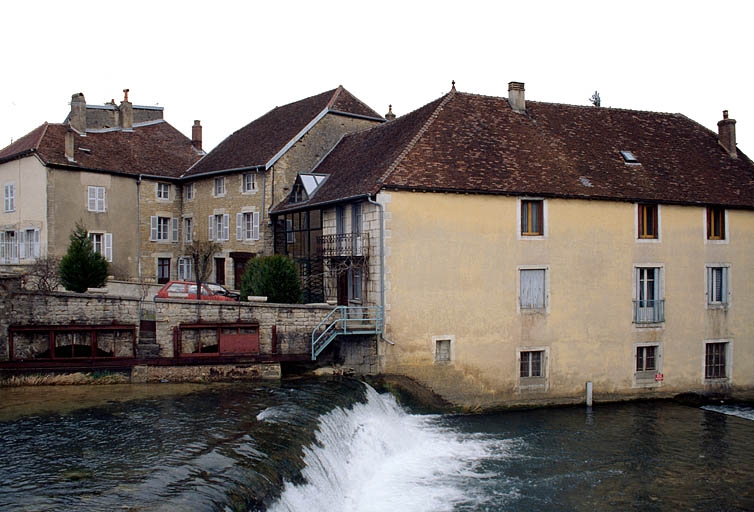 Vue d'ensemble depuis la rive droite.