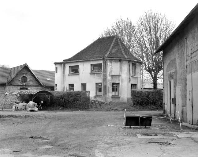 Façade postérieure des bureaux.