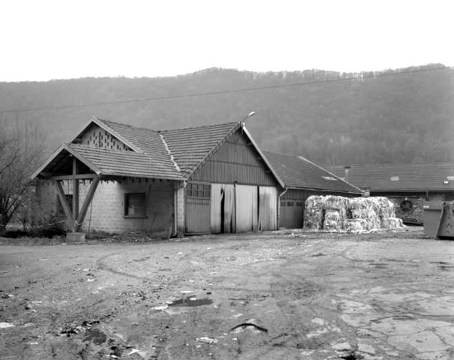 Magasin industriel (déchets de cuir).