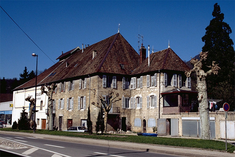 Vue d'ensemble depuis le sud-est.