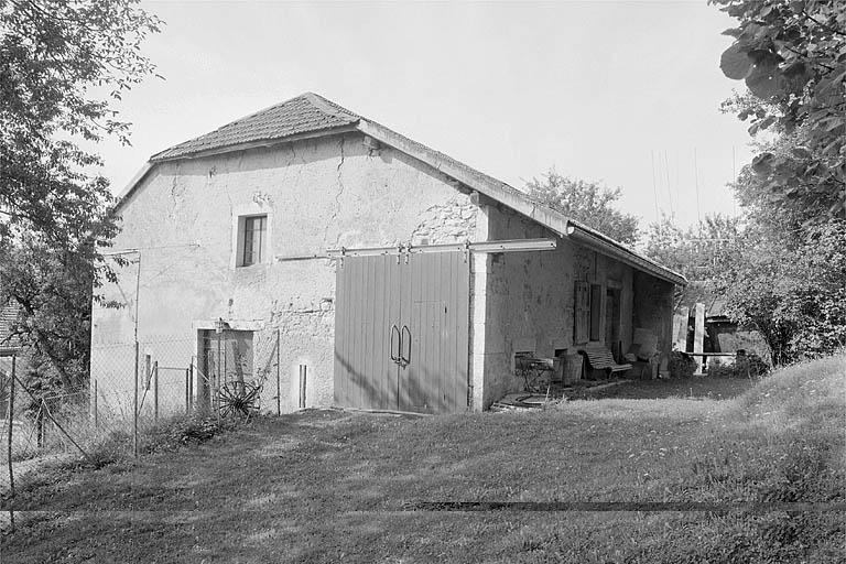 Vue d'une des anciennes fromageries du village.