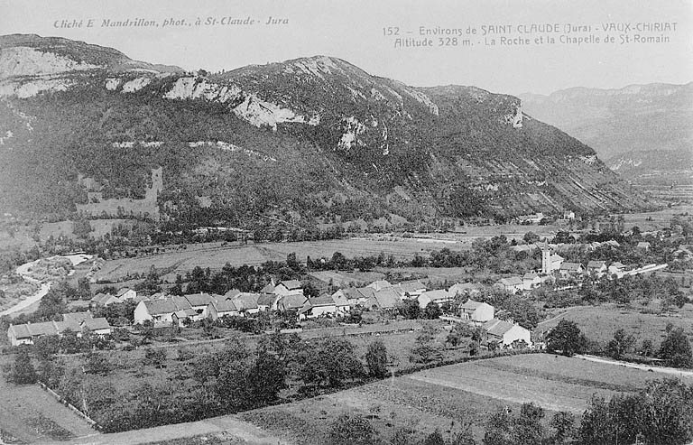 Environs de Saint-Claude (Jura), Vaux-Chiriat, altitude 328m., la Roche et la chapelle de Saint-Romain.