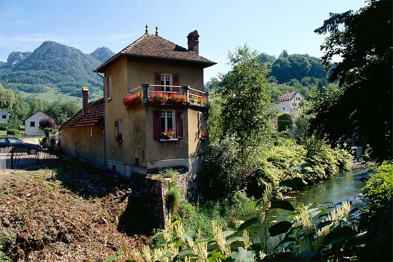 Logement d'employés depuis le sud-est.