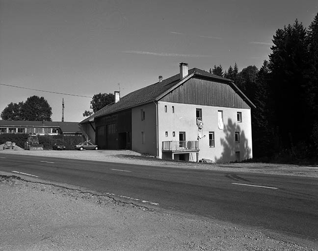 Le moulin Choudet vu de trois quarts droit.