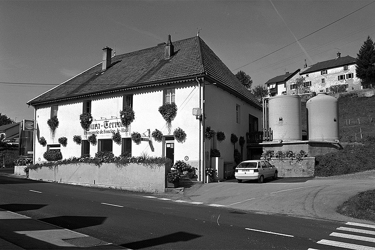 Vue d'ensemble depuis le sud-est.