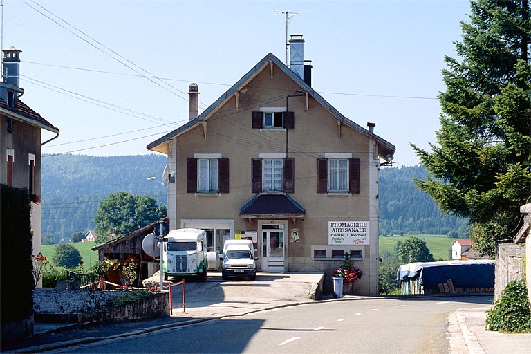 Façade antérieure.