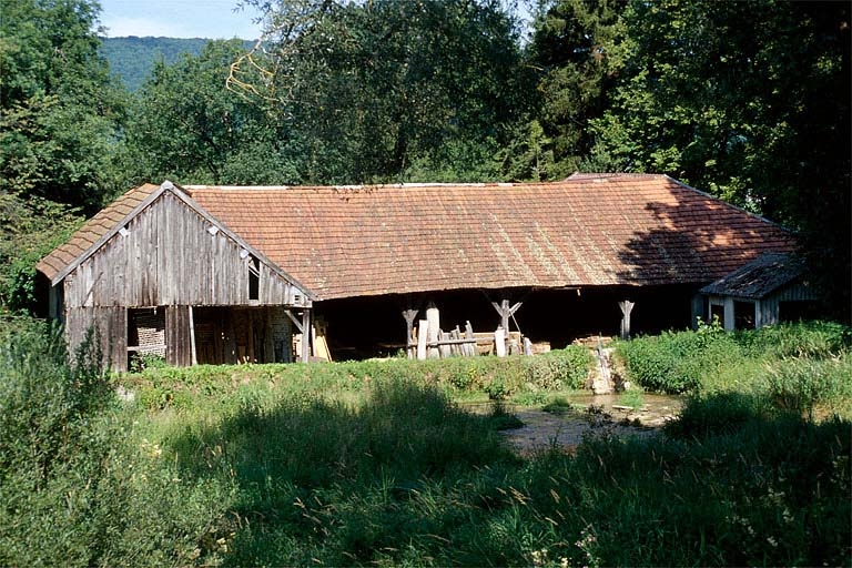 Atelier de fabrication depuis l'est.
