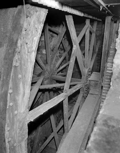 Détail de la charpente de la roue hydraulique.