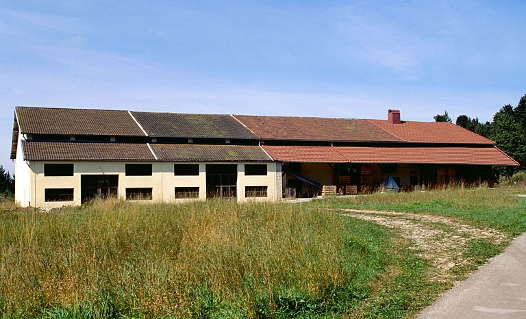 Façade antérieure du séchoir (ancienne ferme de Montrainçon).