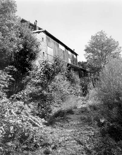 Façade sur l'Ain de l'atelier de fabrication.