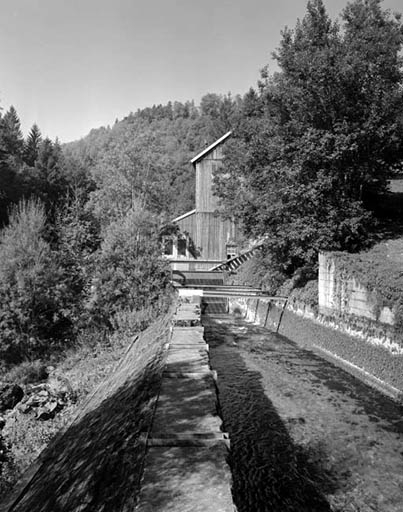 Canal d'amenée de la centrale hydroélectrique.