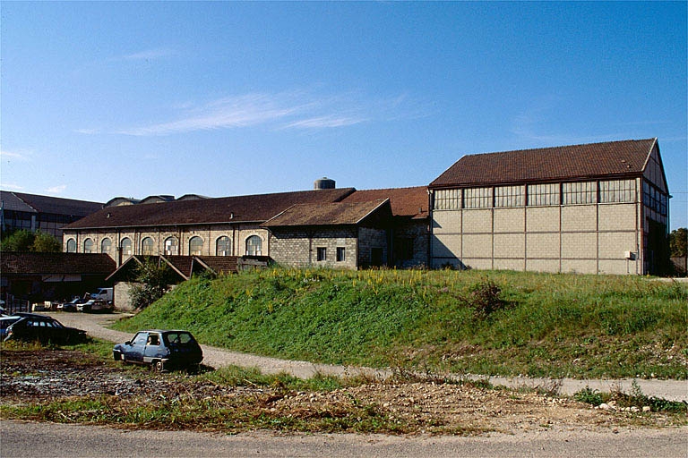L'atelier de finition (ancienne scierie Dalloz).