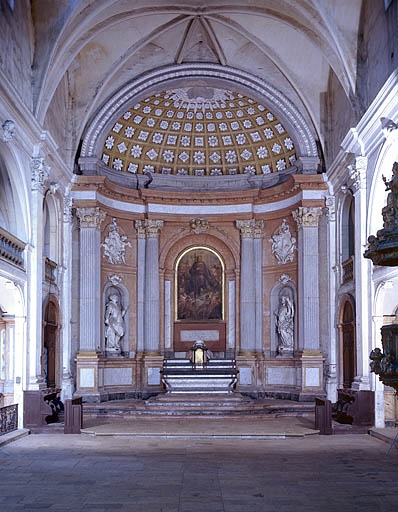 Collège de l'Arc, à Dole : maître-autel de la chapelle (1742), avec retable en marbres de Sampans, Audelange, Miéry, etc.