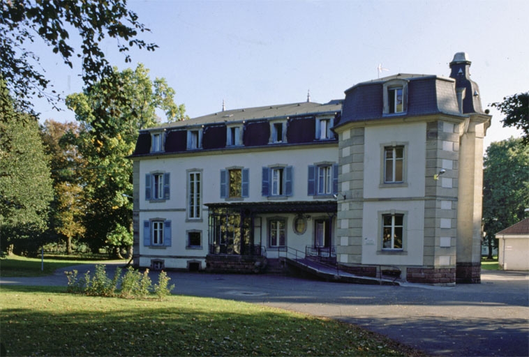 Logement patronal depuis le nord.