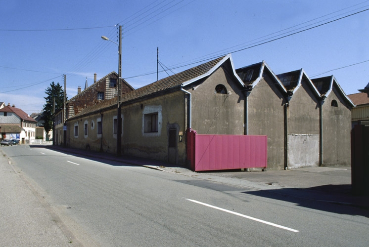 Atelier de fabrication longeant la rue d'Etueffont.