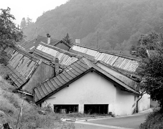Sheds de l'atelier de fabrication depuis l'ouest.