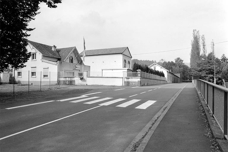 Vue d'ensemble depuis la rue des Prés-Heyd.