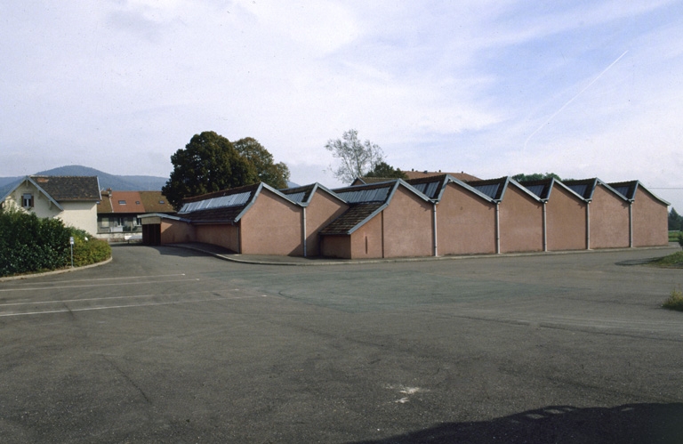 Atelier de fabrication (?) depuis l'ouest.